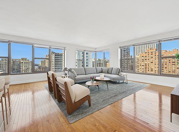 4th image of 2970 N Lake Shore Dr APT 15E