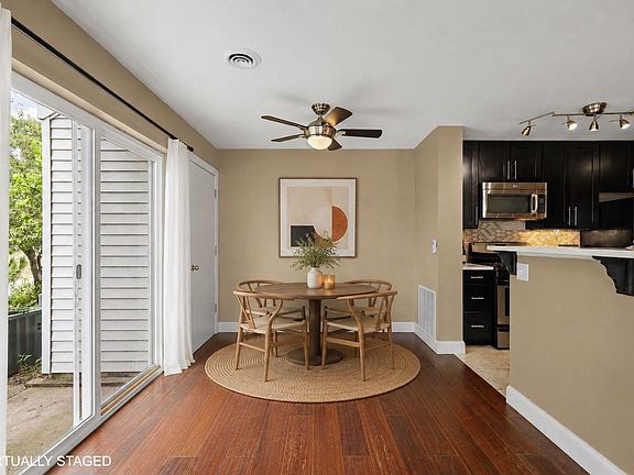 2nd image of 2884 Holborn Cir