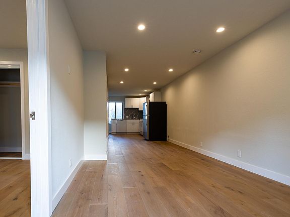 5th image of 108 Bonita St #3