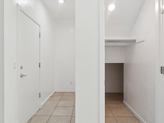 5th image of 37292 N Yellowstone Dr