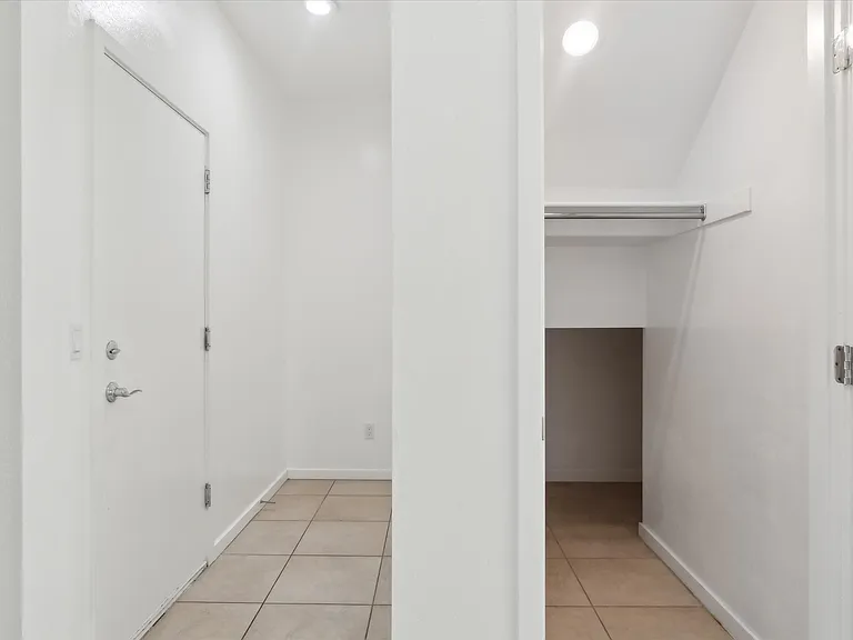 37292 N Yellowstone Dr — Photo 5