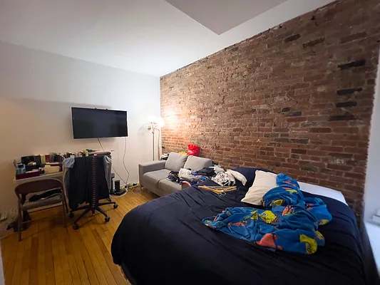 Rented by Denise Rosenblum, LREB | media 7