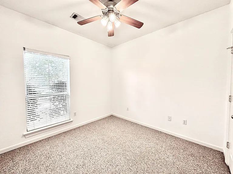 413 Lake Worth Dr — Photo 13