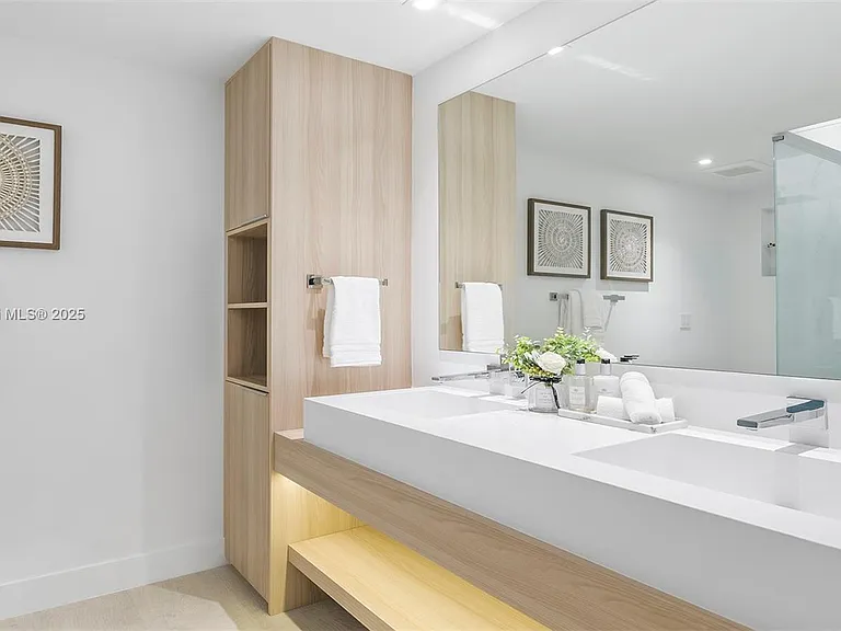 2301 Collins Ave #641 — Photo 25