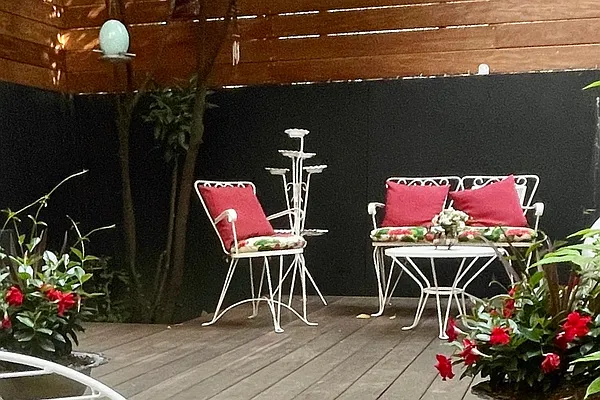 Rented by Compass | media 24