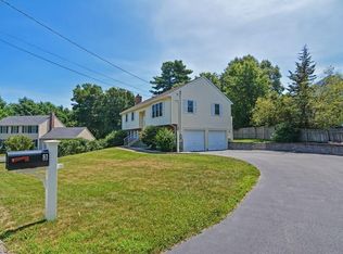3 Deepwater Ln, Walpole, MA 02081