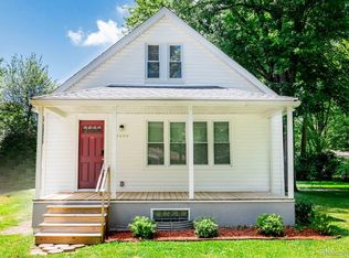 25450 6th St, Grosse Ile, MI 48138