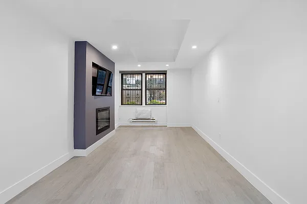 Rented by Compass | media 7