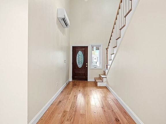 3rd image of 12 Beale St