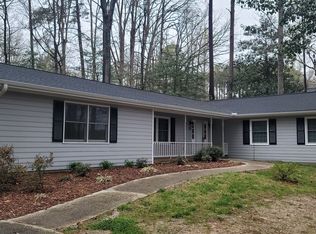 226 Lakeview Dr, Sanford, NC 27332