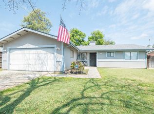 938 Lakewood Dr, Hanford, CA 93230