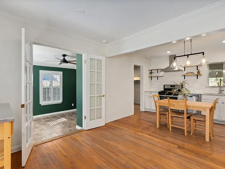 431 Irvington Dr — Photo 8