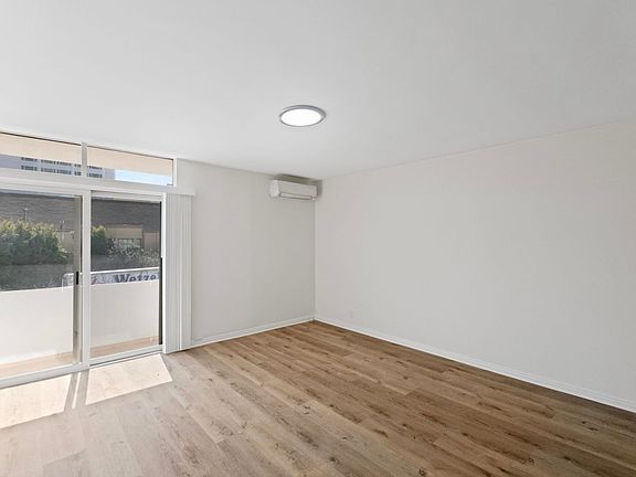 5th image of 6871 Franklin Ave APT 211