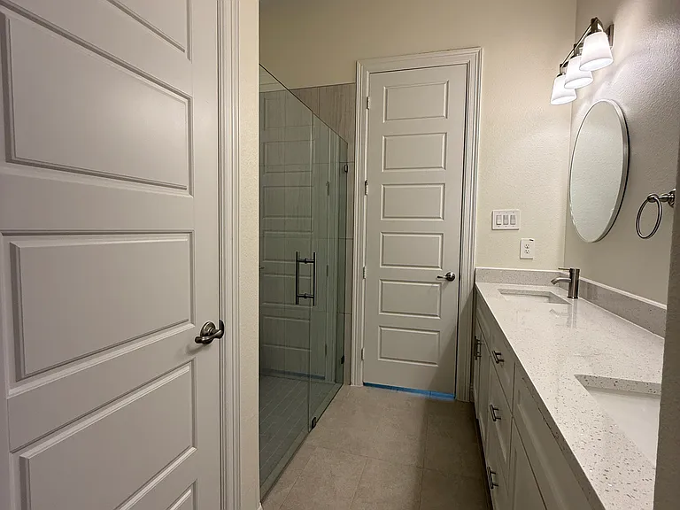 917 E Tucker St — Photo 14