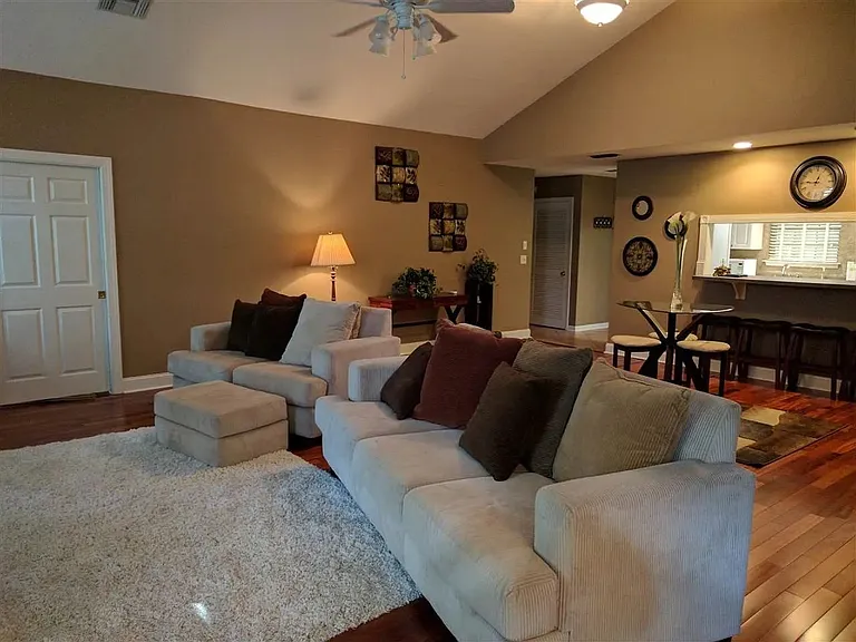 3711 Longchamp Cir — Photo 10