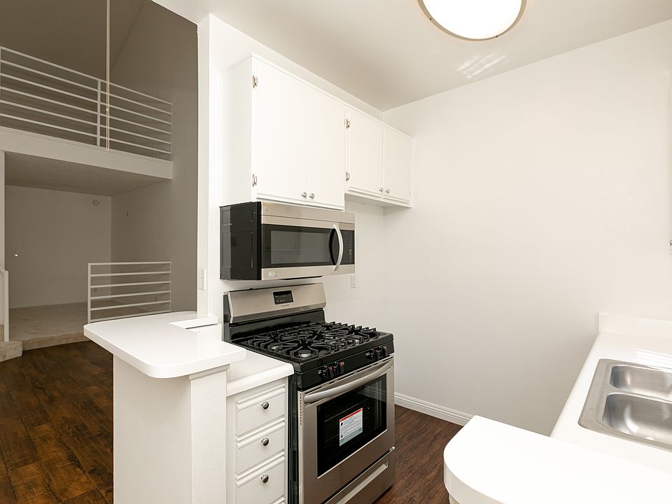 1st image of 1420 N Detroit St APT 301
