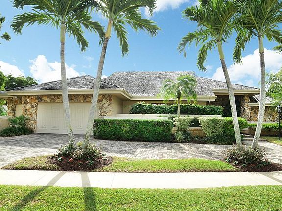 Home For Sale In Boca Grove