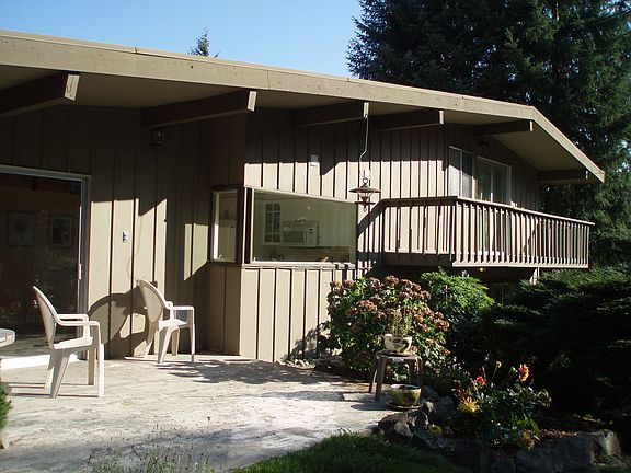 3rd image of 463 Meadow Dr SE
