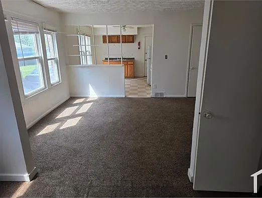 2 bed, 1200 sqft, $1,000 — Photo 3