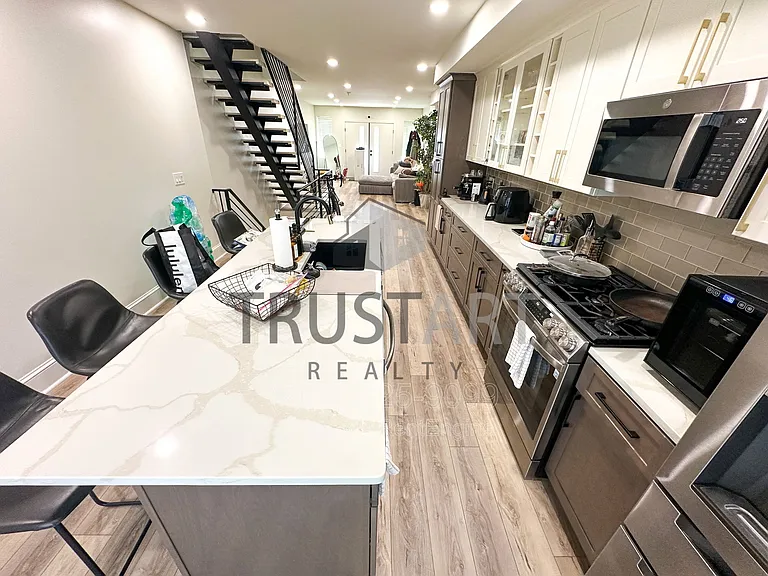 183 W Norris St — Photo 6