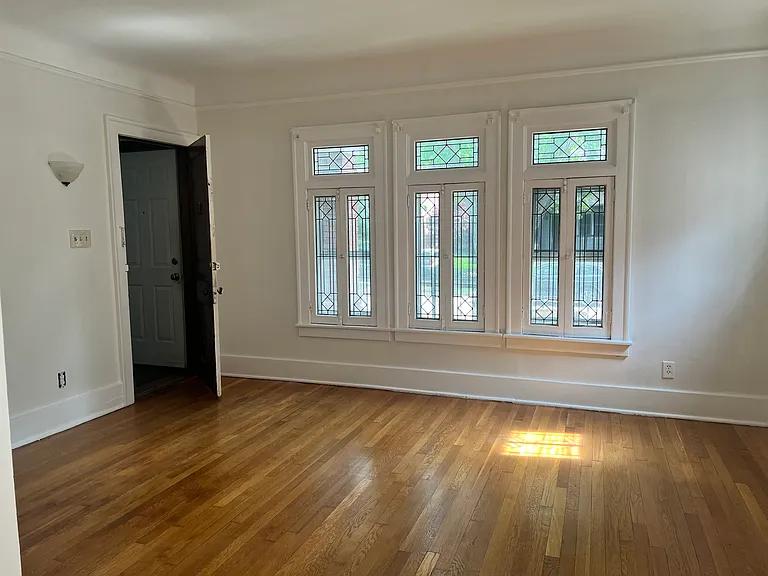 230 W Chesterfield St #1 — Photo 3