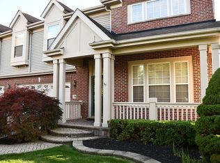 747 Meadow Dr, Des Plaines, IL 60016