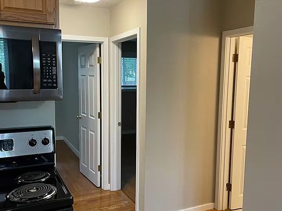 3rd image of 16 Cleveland Pl APT 8