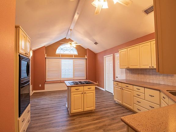4th image of 1208 Dorchester Dr