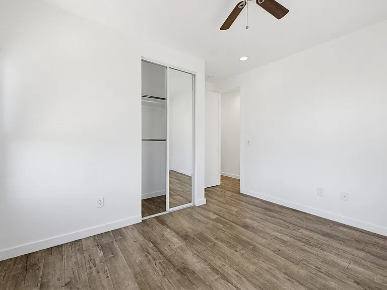 1050 W 57th St #1050.25 — Photo 30