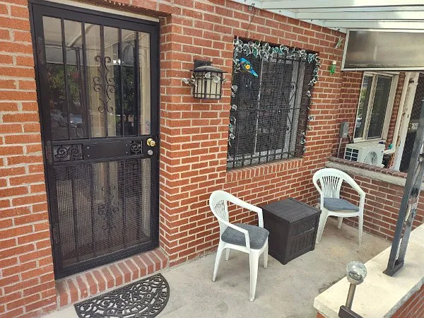 2168 Brown St — Photo 2