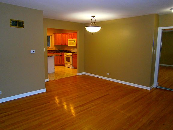 4th image of 2114 Boeger Ave