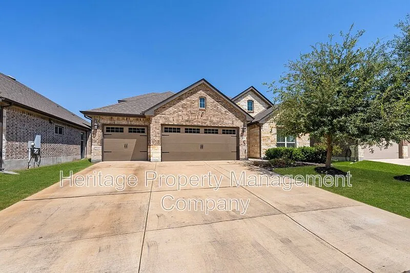 5 bed, 4.5 bath, 3681 sqft, $3,200 — Photo 1