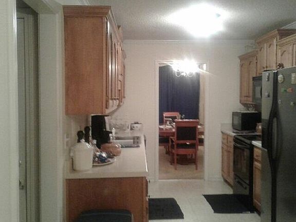 5th image of 135 Cameron Dr