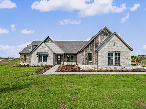 3rd image of 2834 Geneva Way