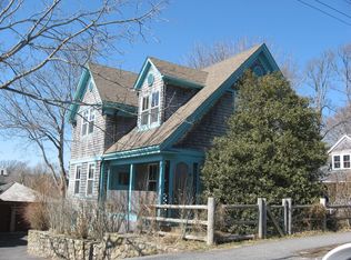 58 School St, Falmouth, MA 02543