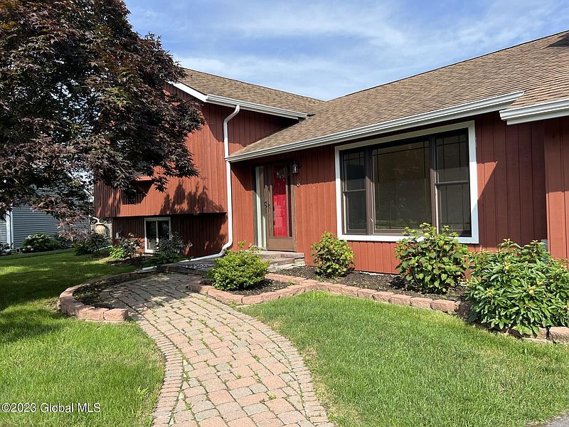 2nd image of 8 Cedarcrest Drive