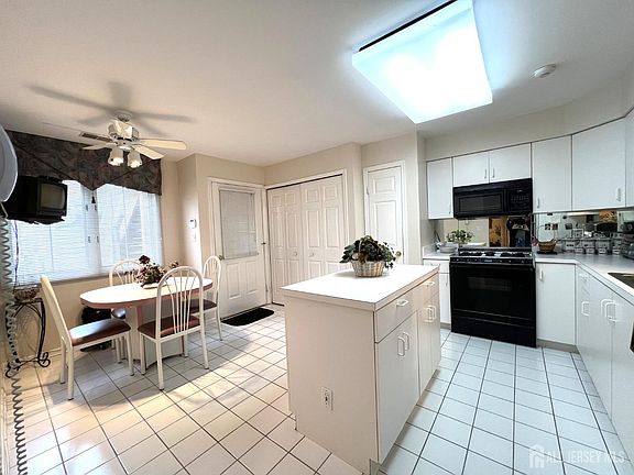 3rd image of 92 Winthrop Rd #C