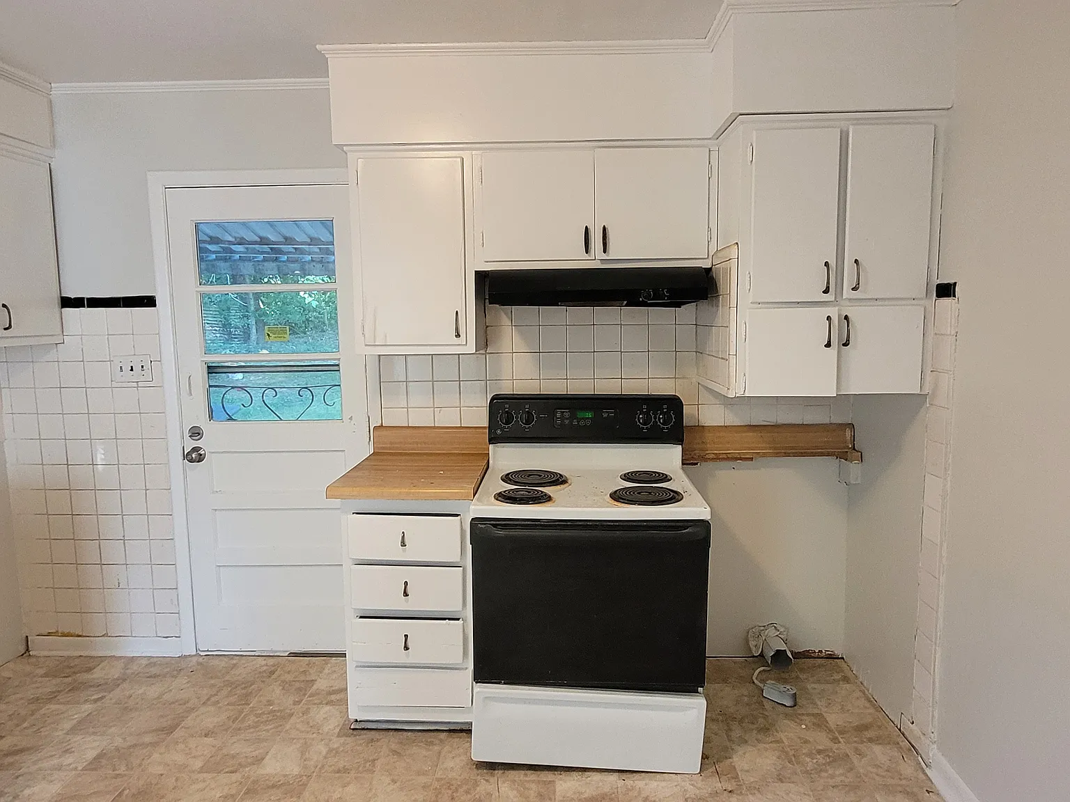 3 bed, 1.5 bath, 1100 sqft, $1,295 — Photo 2
