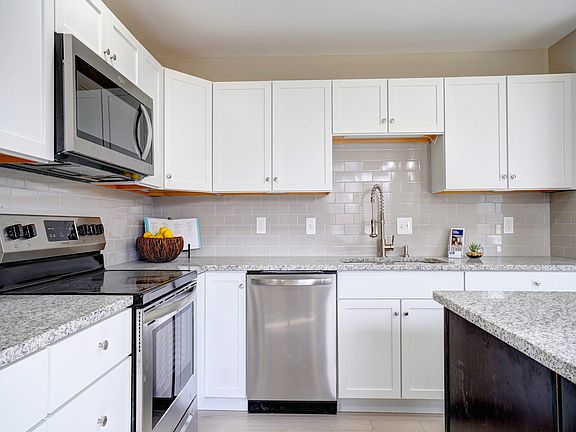 2nd image of 10837 Fallsington Ct