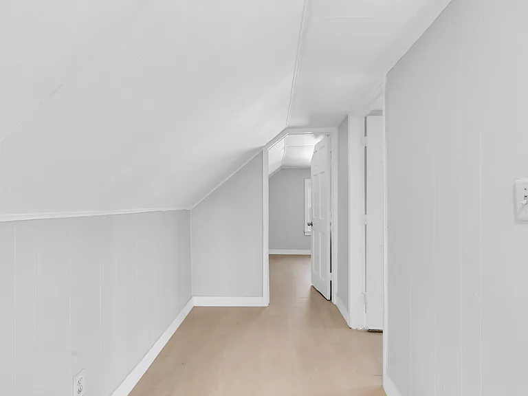939 E County Line Rd — Photo 17