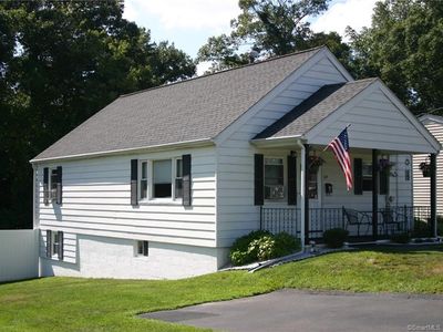 52 Forest Ave, Danbury, CT, 06810