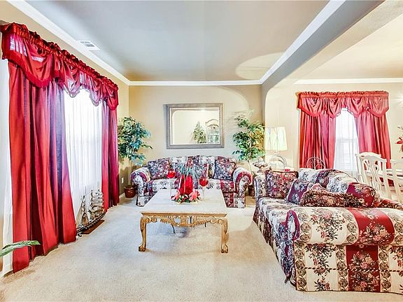 3rd image of 8105 Geranium Ln