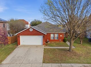 2208 Bantry Ln, Arlington, TX 76002