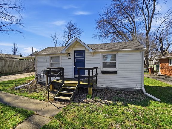 5th image of 1421 Flesher Ave