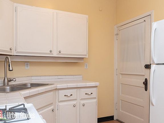 5th image of 4502 N Hermitage Ave #Ua1