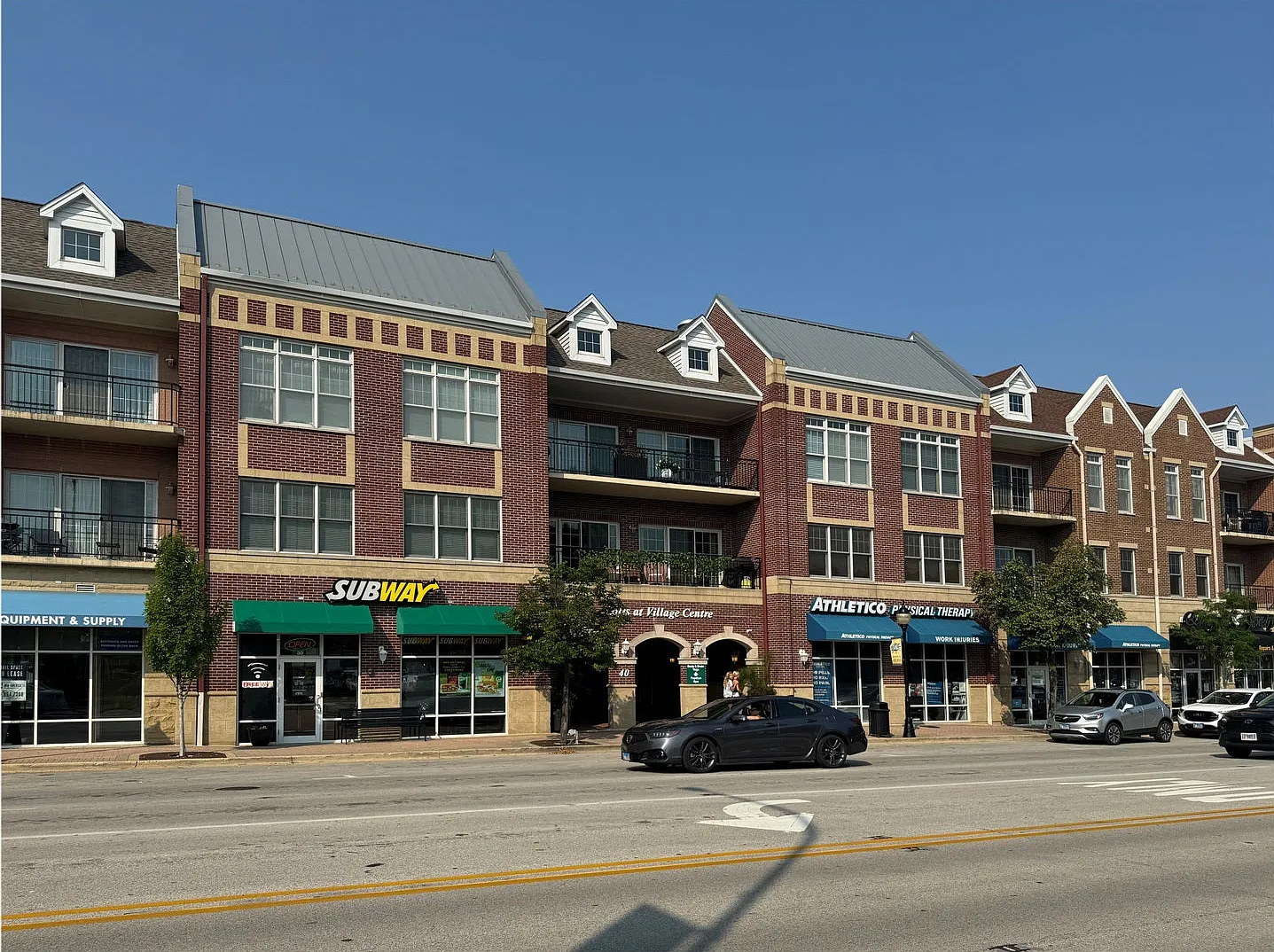 1 bed, 859 sqft, $2,350 — Photo 1