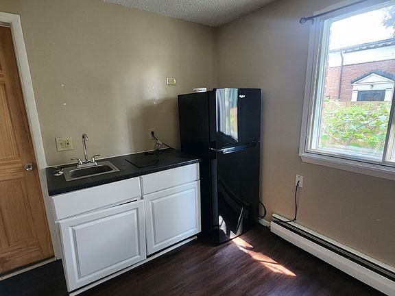 3rd image of 367 Elmwood Ave APT 20