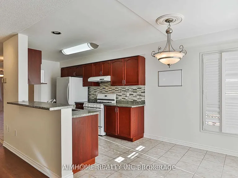 348 Kittridge Rd — Photo 10