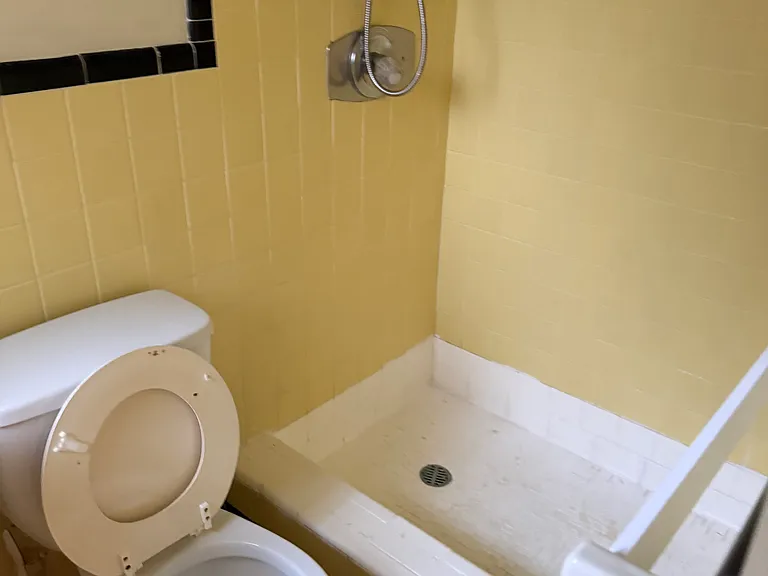 149 Oakwood Dr — Photo 1