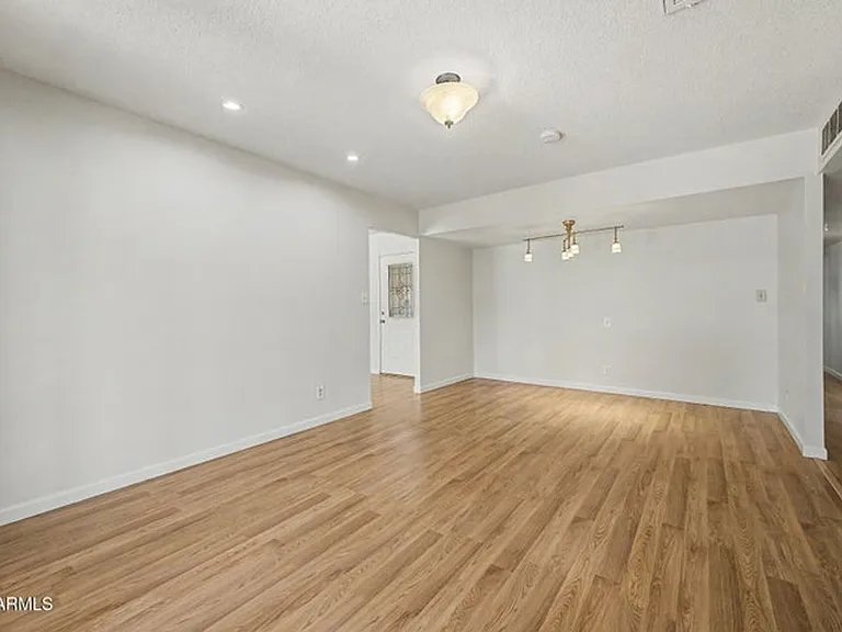8501 E Roanoke Ave — Photo 8